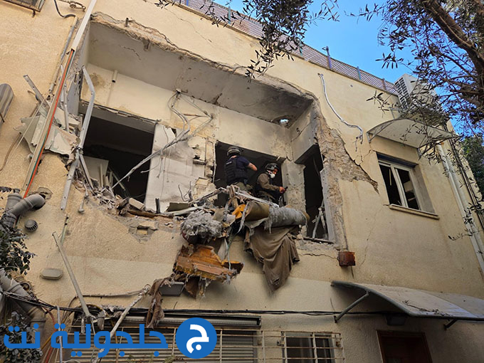 اصابات وانهيار مبنى جراء سقوط صاروخ بمنطقة االمركز